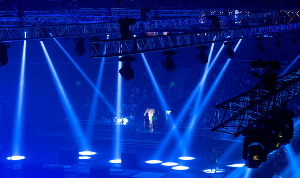 modern lighting technologies during sports show