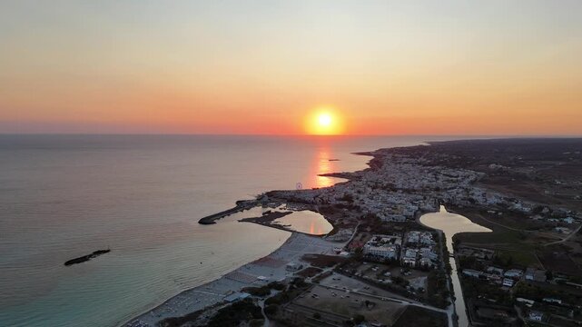 Torre San Giovanni is renowned for its long white beaches of incredible beauty and quality combined with a particularly light blue and transparent sea with shallow waters for very long stretches