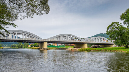 Obraz premium Three Span Bridge on the Dunajec River in Kroscienko, Poland, Europe