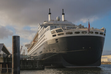 Legendary luxury ocean liner Queen Mary 2 cruiseship cruise ship at Steinwerder terminal in Hamburg...