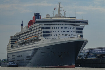 Legendary luxury ocean liner Queen Mary 2 cruiseship cruise ship at Steinwerder terminal in Hamburg...