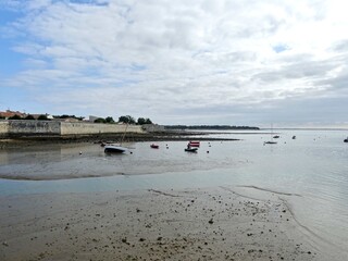 Ile d'Aix, August 2024 - Visit the magnificent Ile d'Aix on France's Atlantic coast - View of the beach