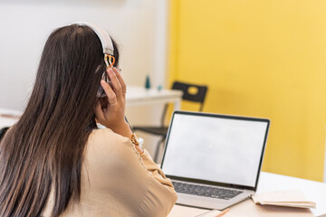 Smooth Focus, group of web designers are working together to develop mobile responsive website with UI UX Front End Designer Previewing. website designers in form of mobile applications with UI UX