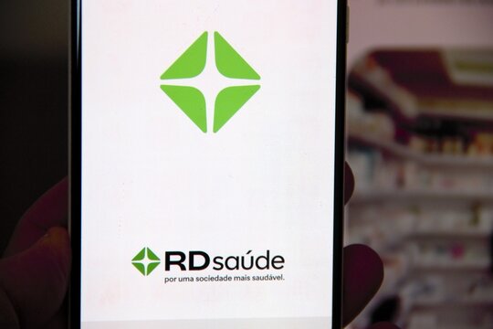 RD Sa&uacute;de - Drogas Raia - RD Sa&uacute;de (RD ou Raia Drogasil) &eacute; uma empresa brasileira do setor varejista farmac&ecirc;utico criada em 2011 ap&oacute;s a fus&atilde;o da Drogasil S.A. com a Raia S.A.