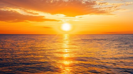 Fototapeta premium Golden Sunset Over the Ocean
