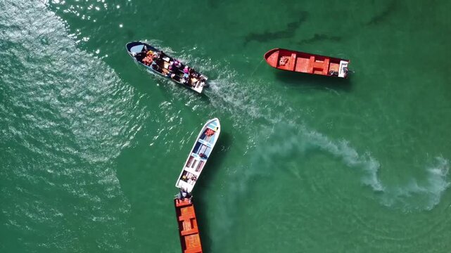 Lanchas en la Costa de la Guaira