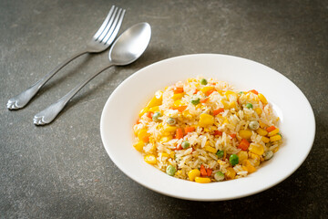 fried rice with mixed vegetable (carrot, green bean peas, corn) and egg