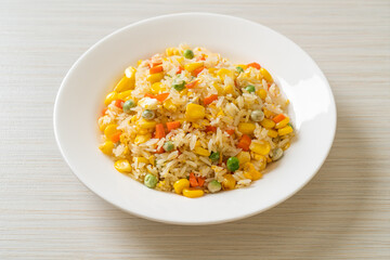 fried rice with mixed vegetable (carrot, green bean peas, corn) and egg