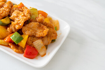 Stir fried sweet and sour sauce with pork