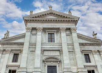 Urbino Cathedral: Duomo di Urbino, Cattedrale Metropolitana di Santa Maria Assunta. Marche Italy.