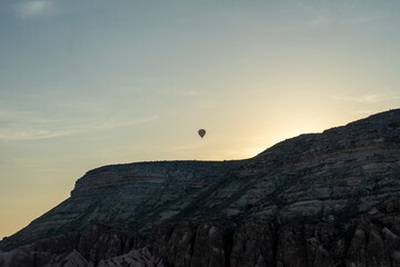 Obraz premium Hot air ballooning is a popular attraction in Cappadocia, Turkiye.