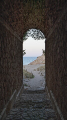 Paisaje marino tras el túnel