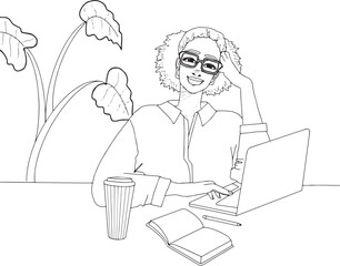 femme noire sourire lunettes travail ordinateur bureau café plante carnet crayon vecteur