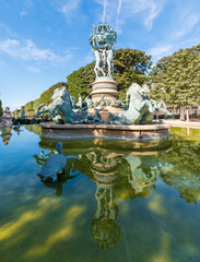 Fototapeta premium La fontaine des Quatre-Parties-du-Monde, Paris, France