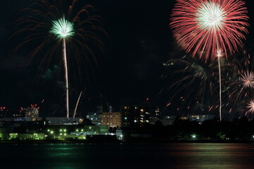 琵琶湖の花火大会の風景