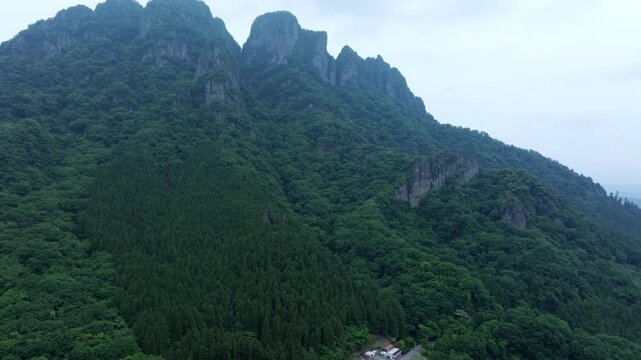 妙義山の迫力あるドローン空撮__012