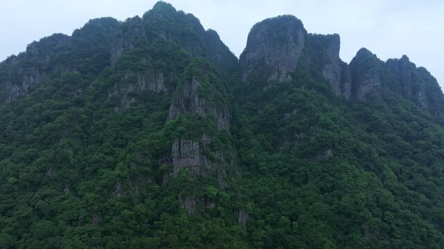 妙義山の迫力あるドローン空撮_015