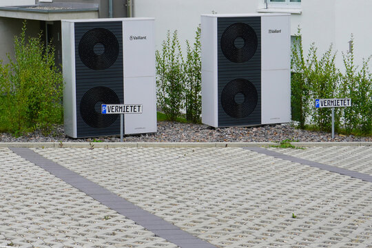 zwei W&auml;rmepumpen von Vaillant
