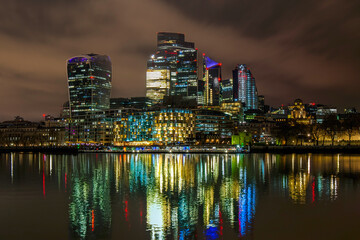 Obraz premium City Square Mile CBD is viewed at dusk in panoramic format from Post Building