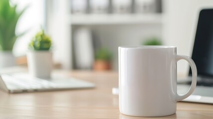 Obraz premium Enhancing Daily Work Routine with Personalized Mug on Office Desk - Adding a Personal Touch to Workspace