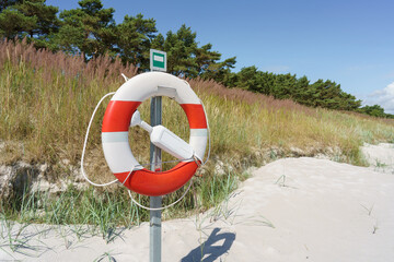 Rettungsring am Ostseestrand auf Bornholm