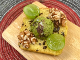 Pumpkin Toast with Red bean green tea Greek yogurt with green grapes