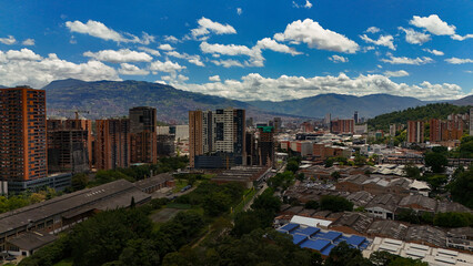 Obraz premium Foto aérea de la ciudad de Medellín.
