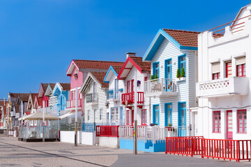 Colorful houses belonging to the beach of Costa Nova, in Aveiro © David San Segundo