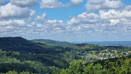 Obraz premium Near falkenburg ruins, landscape with clouds