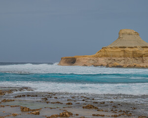 Salzpfannen an der Küste der Insel Gozo
