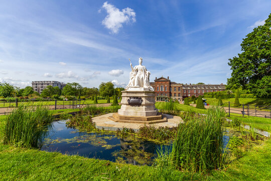 Queen Victoria Statue in Kensington Gardens, London