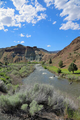 John Day River running towards the Cathedral Rock formation at the John Day Fossil Beds National Monument in Central Oregon