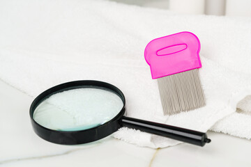 Comb for lice treatment on a Countertop