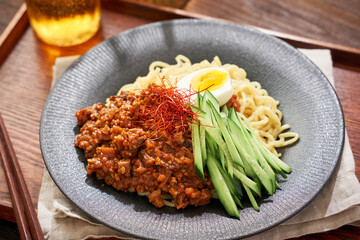 ジャージャー麺