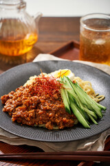 ジャージャー麺