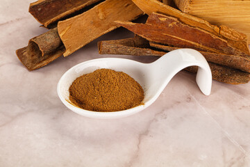Natural Cinnamon powder with sticks