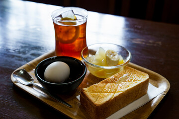 カフェ　モーニング