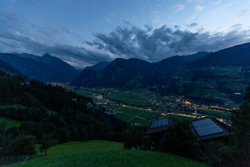 Abenddämmerung über den Zillertaler Alpen