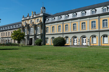 Fototapeta premium Koblenzer Tor, Burgpforte, Schloss in Bonn-Zentrum, Deutschland