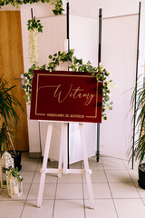 Witamy Tablica powitalna dla pary młodej i gości weselnych na sali weselnej