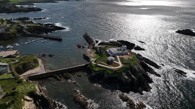 Faro de la Isla de Tapia de Casariego en Asturias