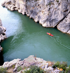 Bird view of the Gorges de l'Hérault with a canoe
