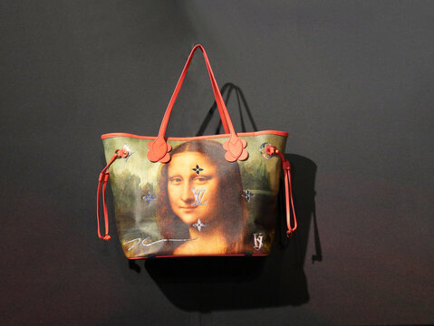 Louis Vuitton, high fashion accessories :  neverfull bag. Collaboration Jeff Koons. Da vinci, Mona Lisa. Created in 2007. Coated canva, calfskin.
