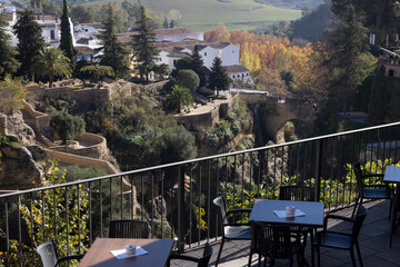 Entorno y detalles del pueblo de Ronda en Málaga