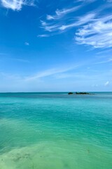 Fototapeta premium Turquoise blue water in Key West, Florida