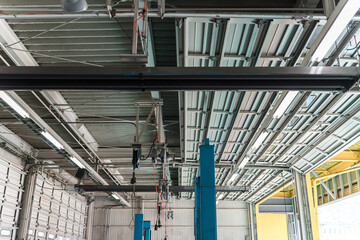 自動車整備工場の天井・工場の天井
