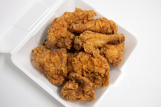 Charola de unicel de pollo crujiente 