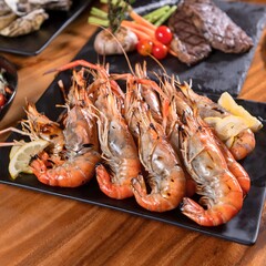 fresh and delicious sea foods on the open buffet