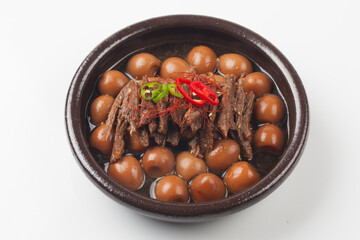  A side dish made by simmering beef in soy sauce.