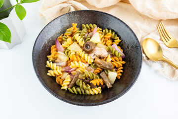 A bowl of delicious fried pasta
